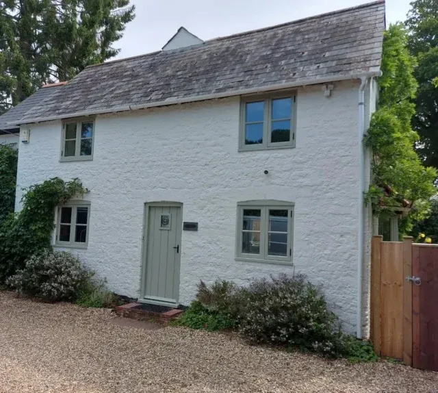 Here are some before and after shots of a big window refit that we carried out on this beautiful cottage 🏡 The new timber windows have really given the cottage it's character and charm back. We're absolutely thrilled with the outcome 😁 
.
.
.
#timberwindows #joinery #joineryworkshop #woodenwindows #cottage #charmingcottage #charactercottage #homerenovations #homeimprovements #windowrefit #sapele #carpentryskills #carpenter