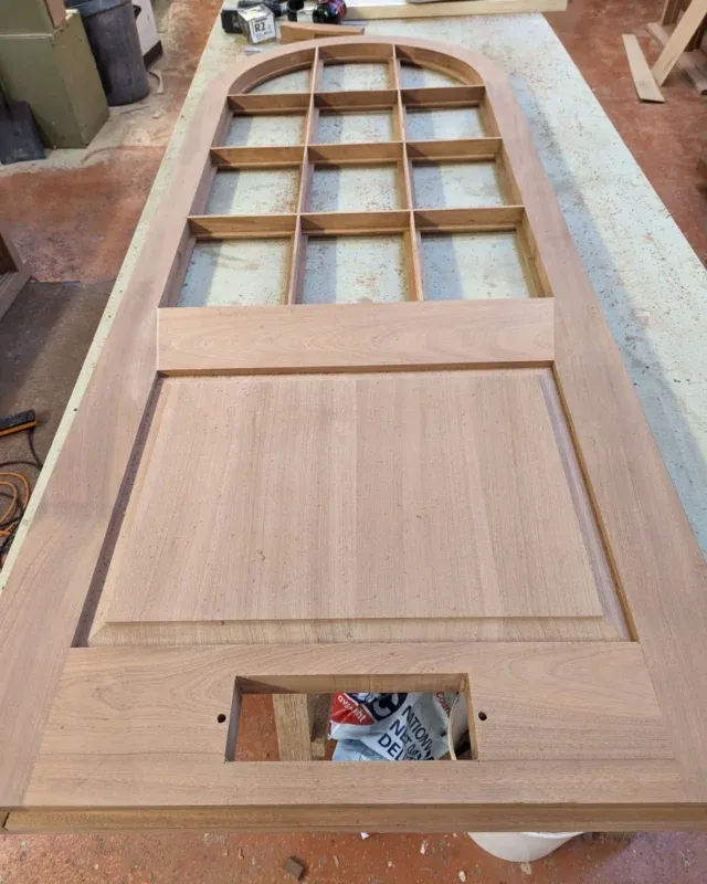 It's been a busy summer at the joinery with all sorts of doors and windows on the go! Keeping the guys busy in workshop 🔨 
.
.
.
#joinery #joineryworkshop #carpentry #carpentryskills #woodwork #woodendoor #sapeledoor #bespokedoors #homeimprovements #frontdoor #backdoor #timber